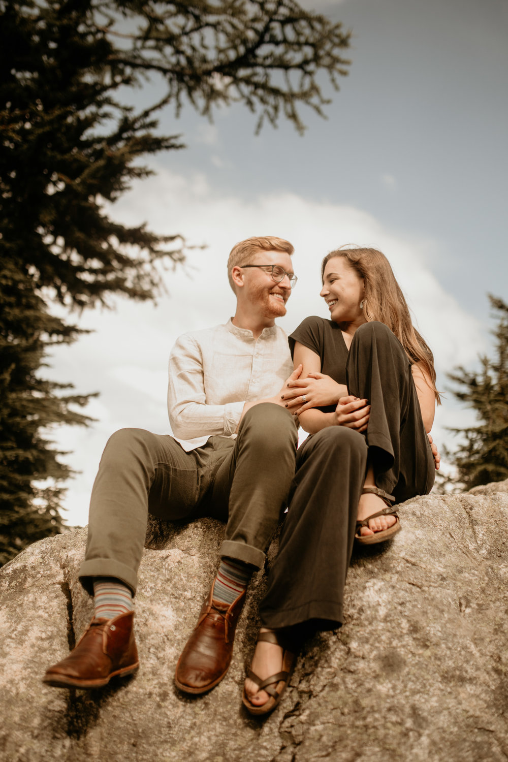 Diablo lake engagement photos -Ross lake engagement photos - Seattle elopement photographer - north cascades hike - best hike north cascades - best engagement photo location - what to wear to your engagement photos - best pnw elopement photographer