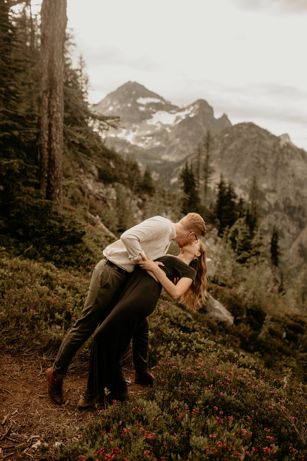 North cascades engagement session - heather maple pass loop engagement photos - north cascade national park engagement photos - mountain engagement photos - mt Baker national park engagement photos - wildflower engagement photos - summer engagement photos - Ann lake engagement photos