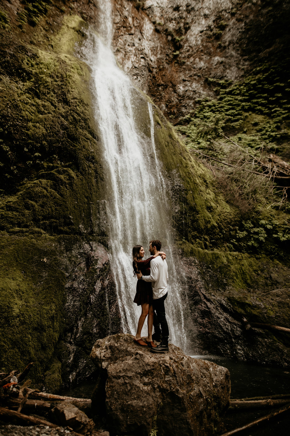 lake crescent engagement photos - Seattle elopement photographer - lake hikes - best lake hike - best engagement photo location - what to wear to your engagement photos - best pnw elopement photographer