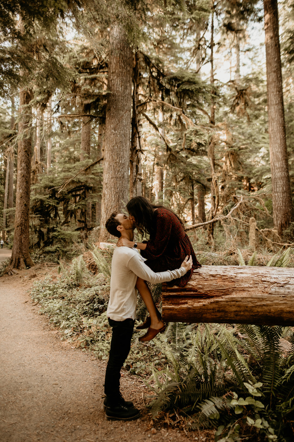 lake crescent engagement photos - Seattle elopement photographer - lake hikes - best lake hike - best engagement photo location - what to wear to your engagement photos - best pnw elopement photographer