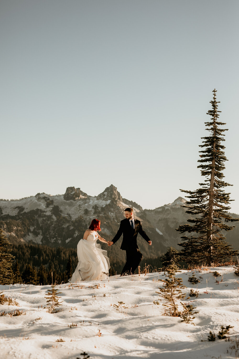 how to have a sustainable elopement! Here’s a guide to having an environmentally adventure wedding photography friendly elopement!