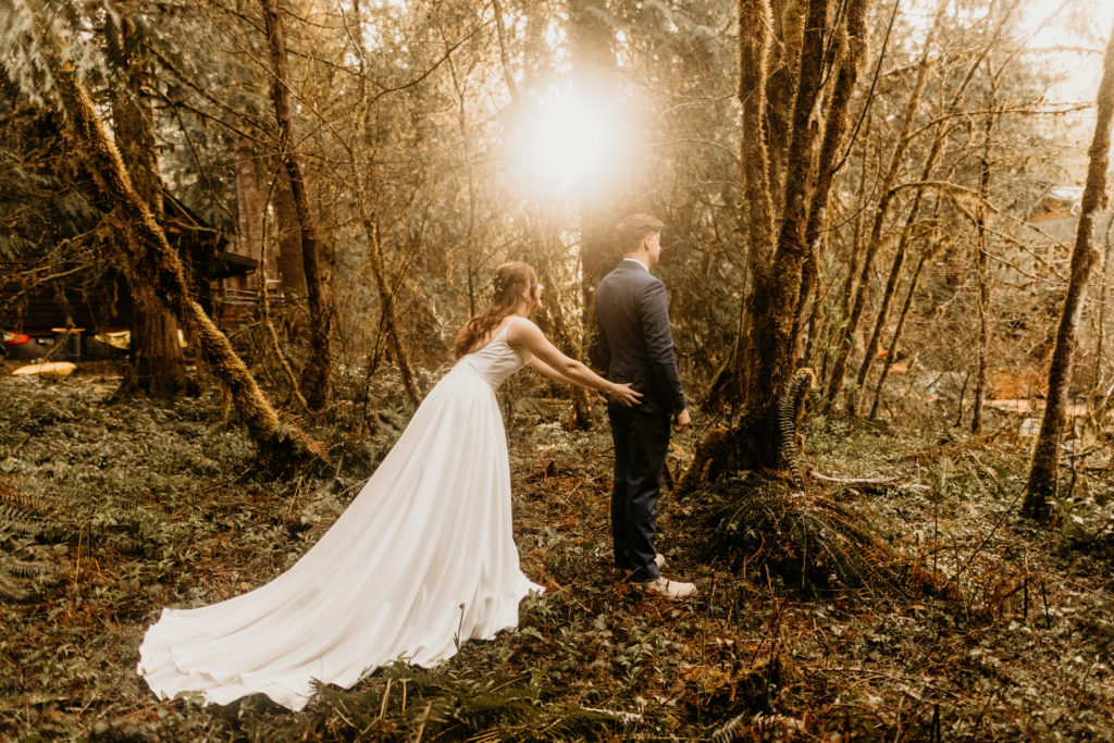Mt hood elopement in the forest first look in the woods 